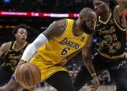 开云体育中国官网-包含马德里球队战绩腰斩，球员士气低迷的词条