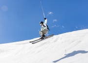 开云体育app-红色狂飙，佩雷兹的烈焰之夜，法拉利如何横扫红牛二队