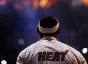 开云官网-西亚卡姆关键时刻站出来，上海队强压热火