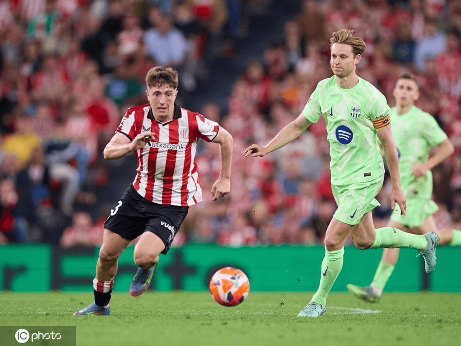 尤文鏖战西班牙，莱万制霸全场