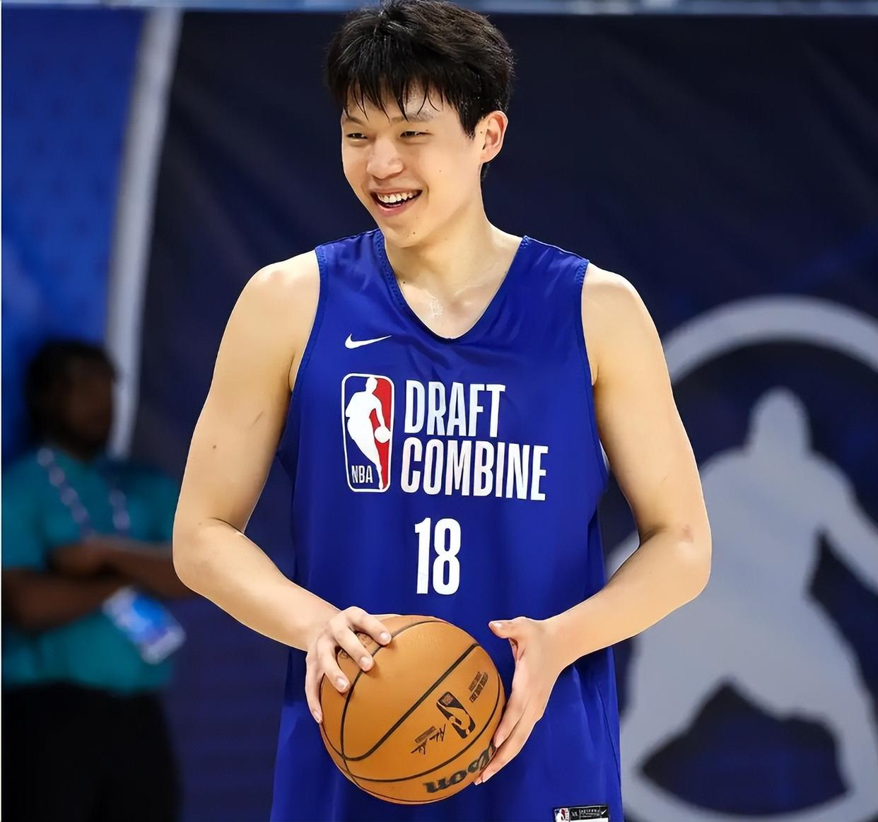 关于篮网主场负于快船,霍勒迪表现得到全队最高分的信息 关于篮网主场负于快船,霍勒迪表现得到全队最高分的信息