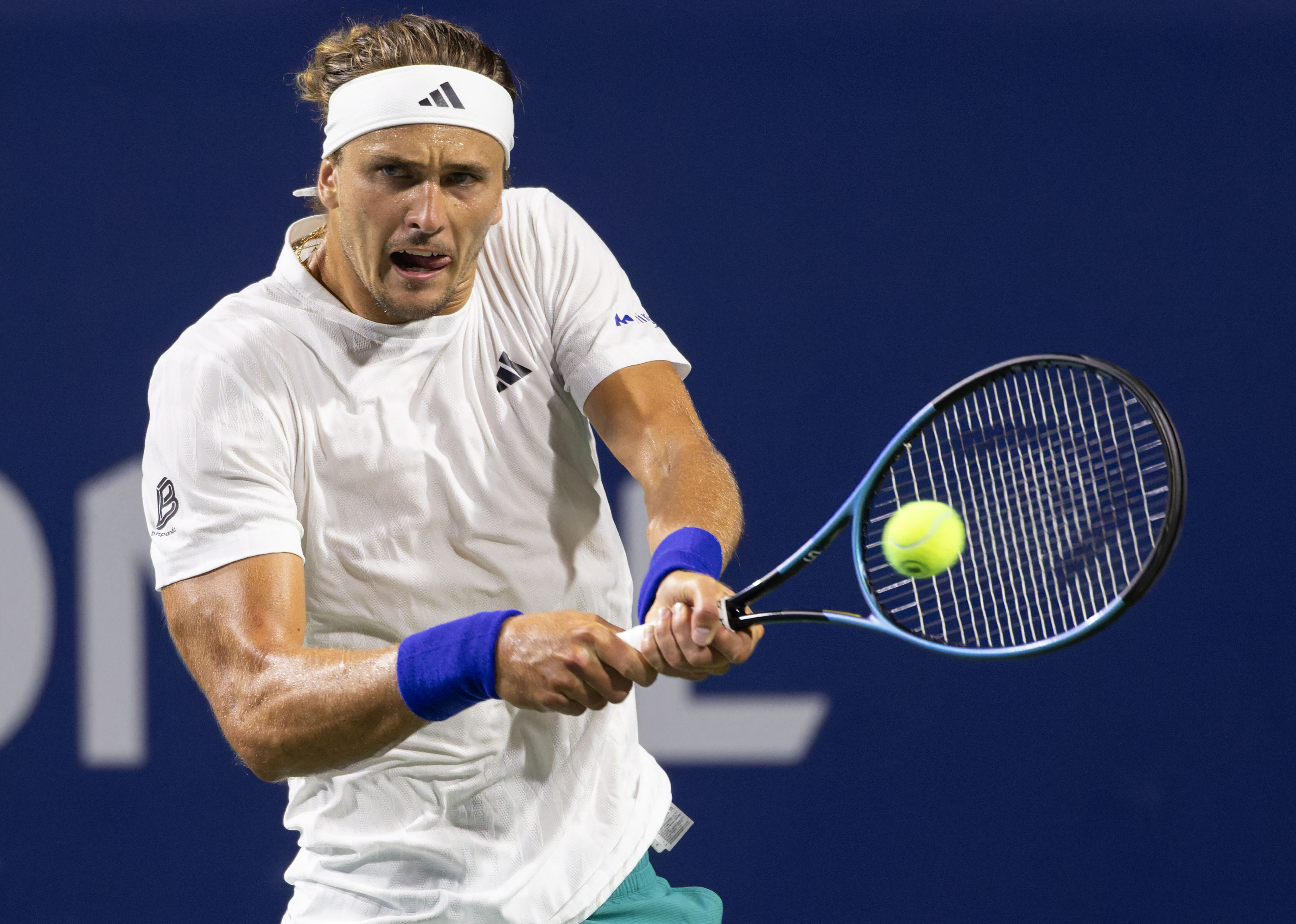 包含世界网球队鏖战法国网球队,兹维列夫制霸全场的词条 包含世界网球队鏖战法国网球队,兹维列夫制霸全场的词条