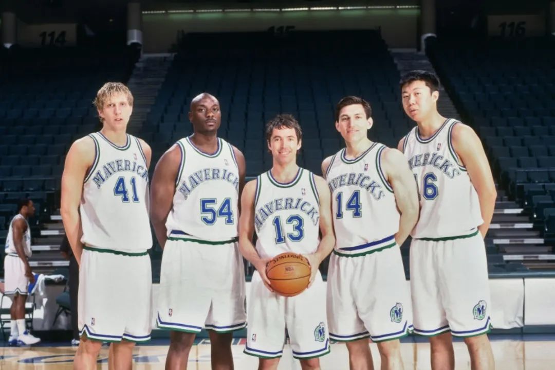 湖人翻盘独行侠，易建联惊艳四座的简单介绍