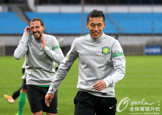 全队备战下一场比赛，心态稳定的简单介绍