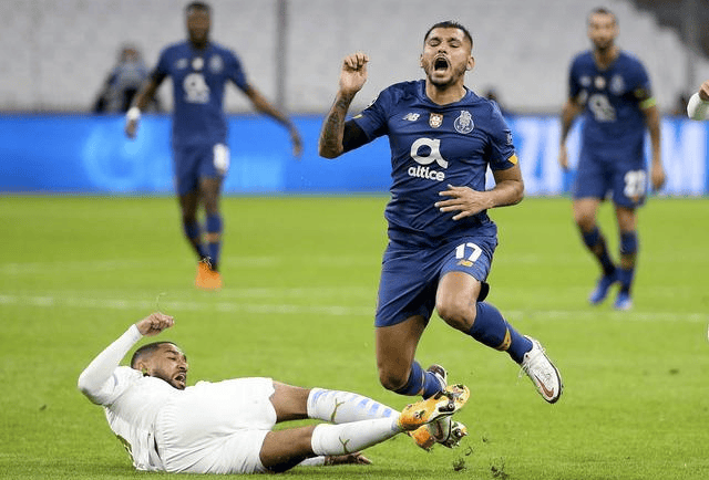 瓦伦西亚客场逆转获胜，西甲联赛形势激烈