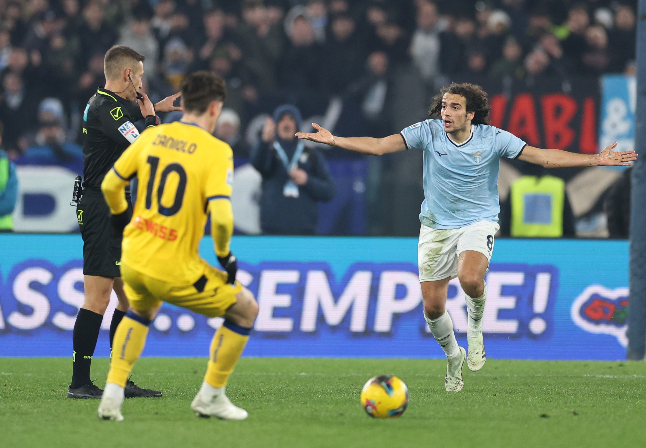 拉齐奥队创纪录签约新外援加强进攻 拉齐奥队创纪录签约新外援加强进攻