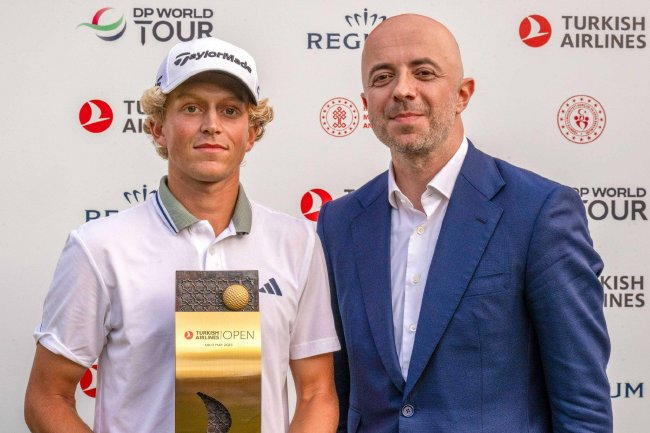 瑞士男子高尔夫球员在赛场上脱颖而出