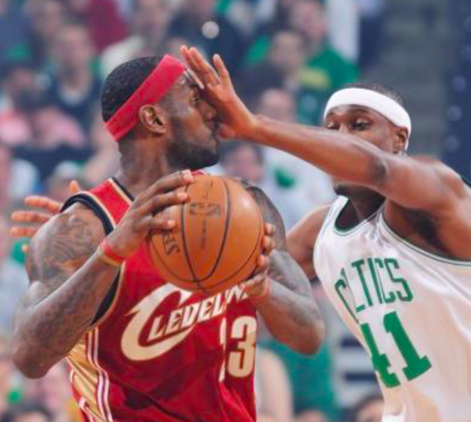 凯尔特人大胜骑士，小心鸣响分闯入分之旗的古迹的简单介绍