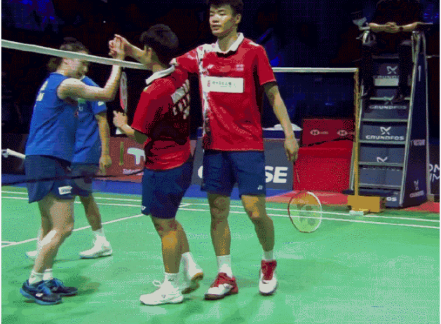 法国队绝杀丹麦队，黄鸭组合点燃赛场