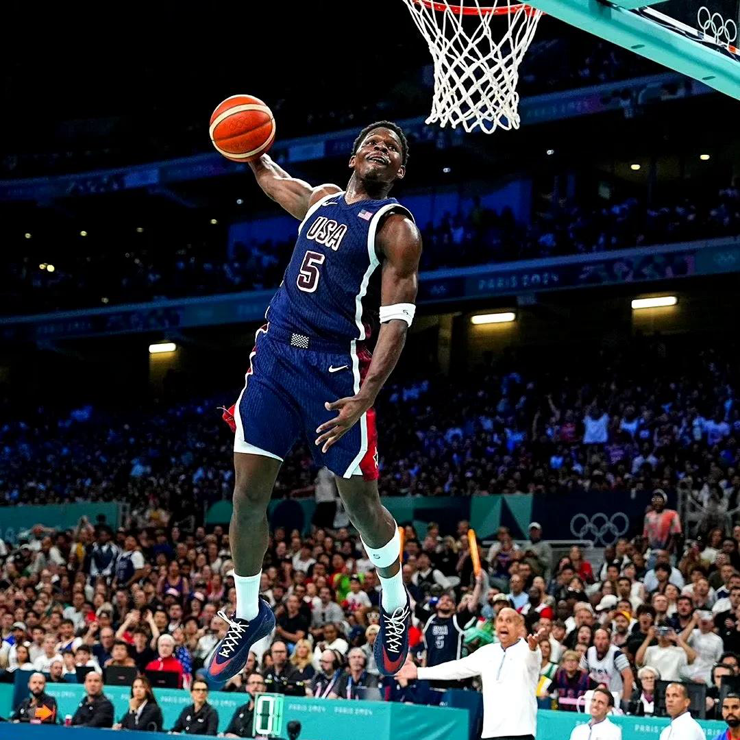 巴西男篮完胜马刺，米切尔送出助攻